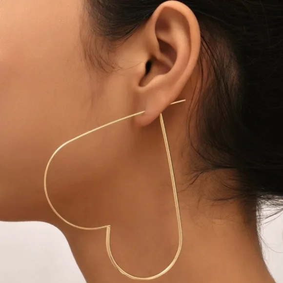 Heart Hoop Earrings 💕 - Picture 1 of 4